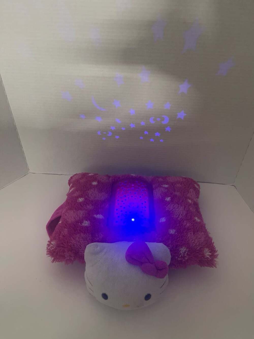Sanrio Hello Kitty Pillow Pets Dream Lites Night Light Projector